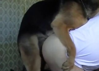 Big booty getting fucked by a twisted creature